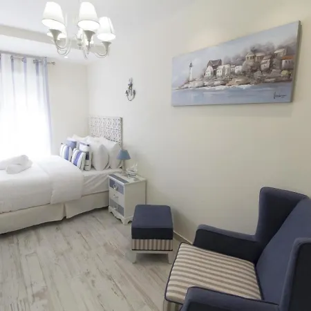 Spaces Mediterranean 5 Bedrooms, 4 Bathrooms, 75m2 Terrace, Centre Sitges- Sleeps 11
